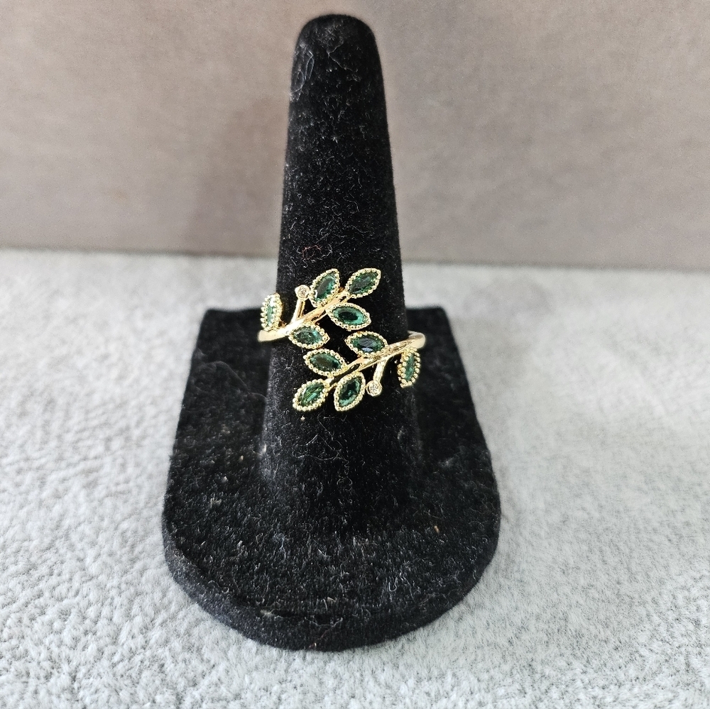 Open Leaf Ring - Picture 5 of 7